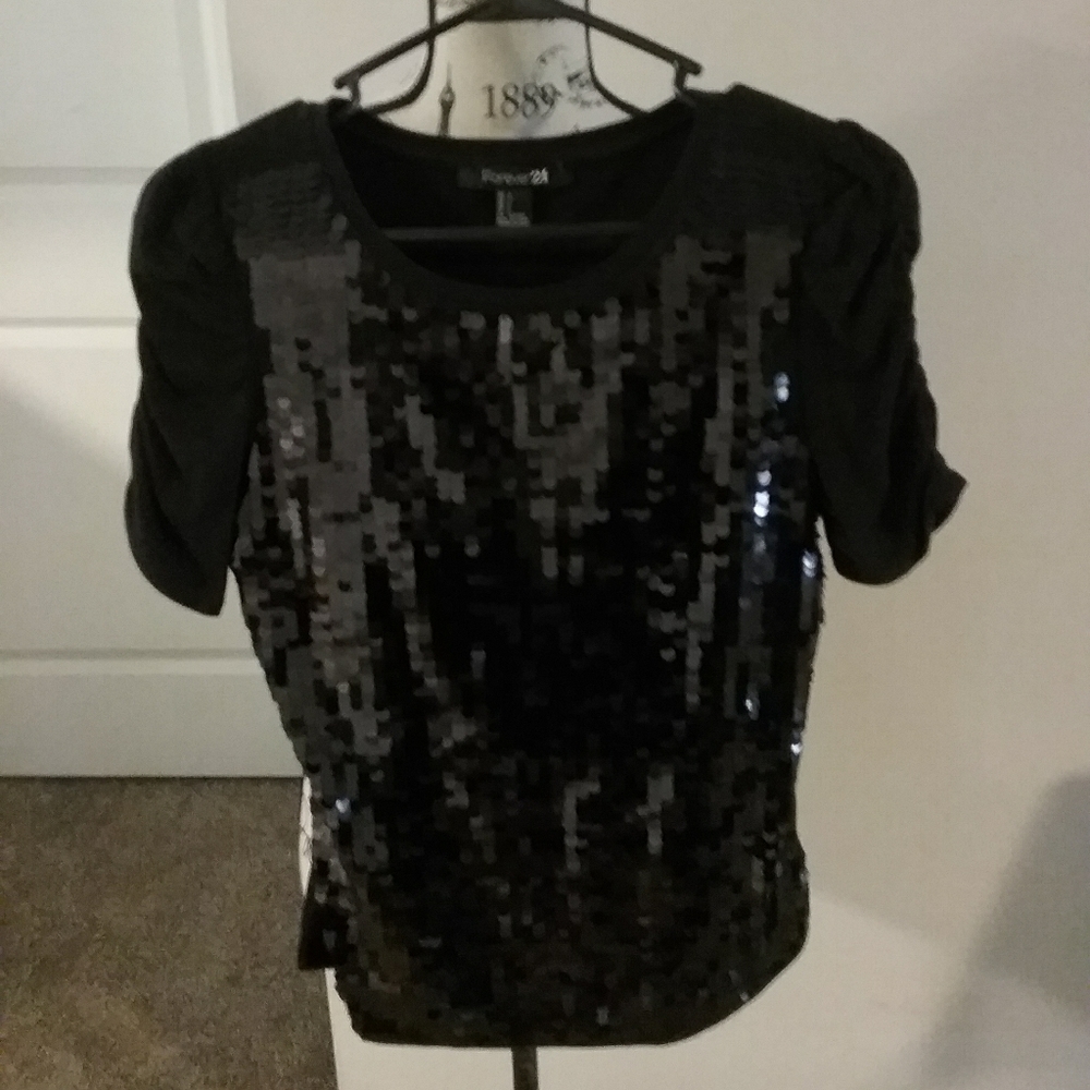 Brand new Forever 21 Sequin Black Dressy Top